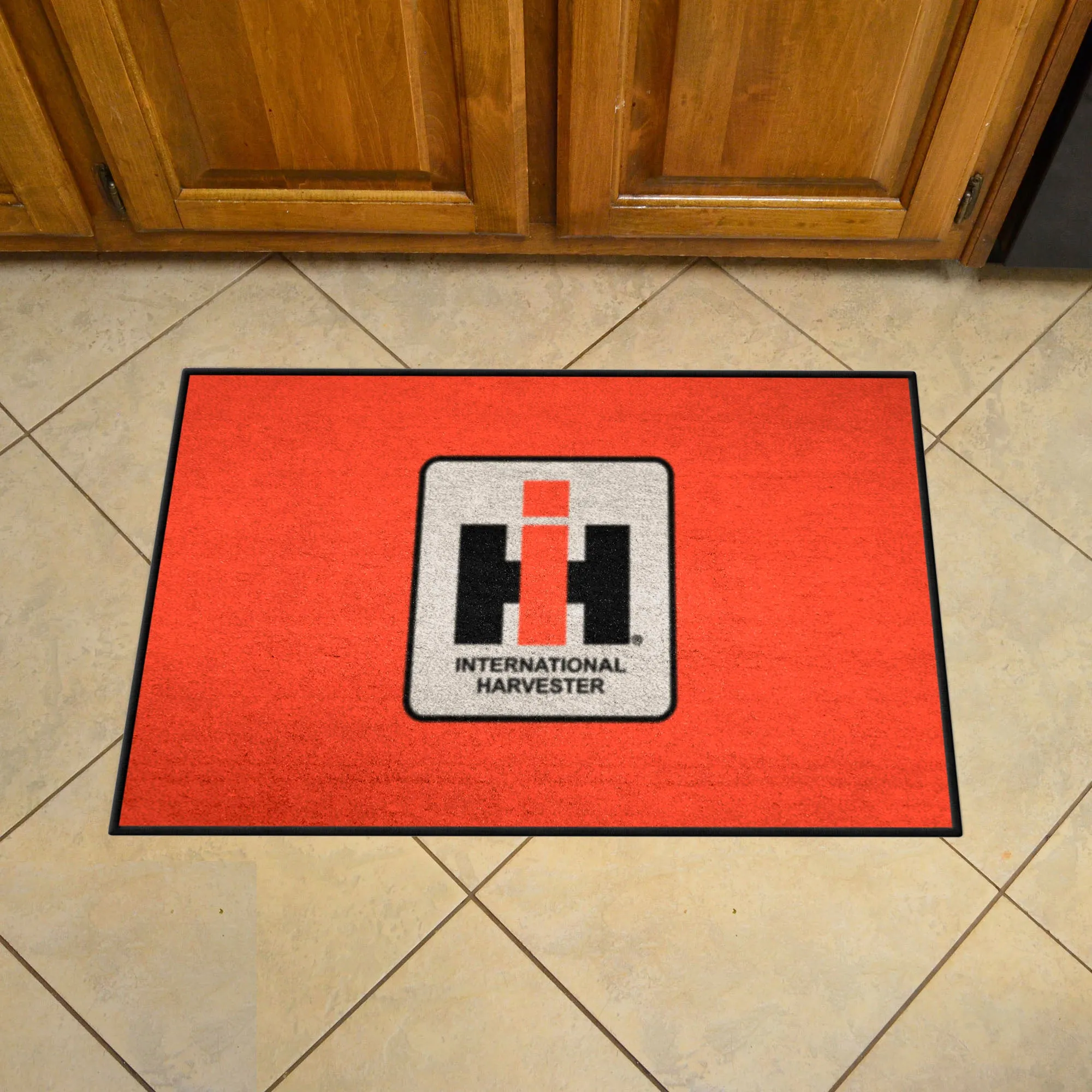 IH Red Carpet Floor Mat