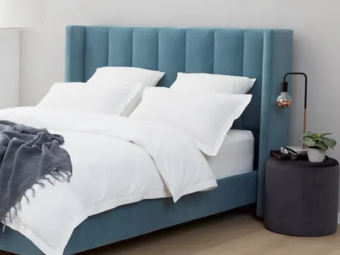 Memphis Bedhead with wings